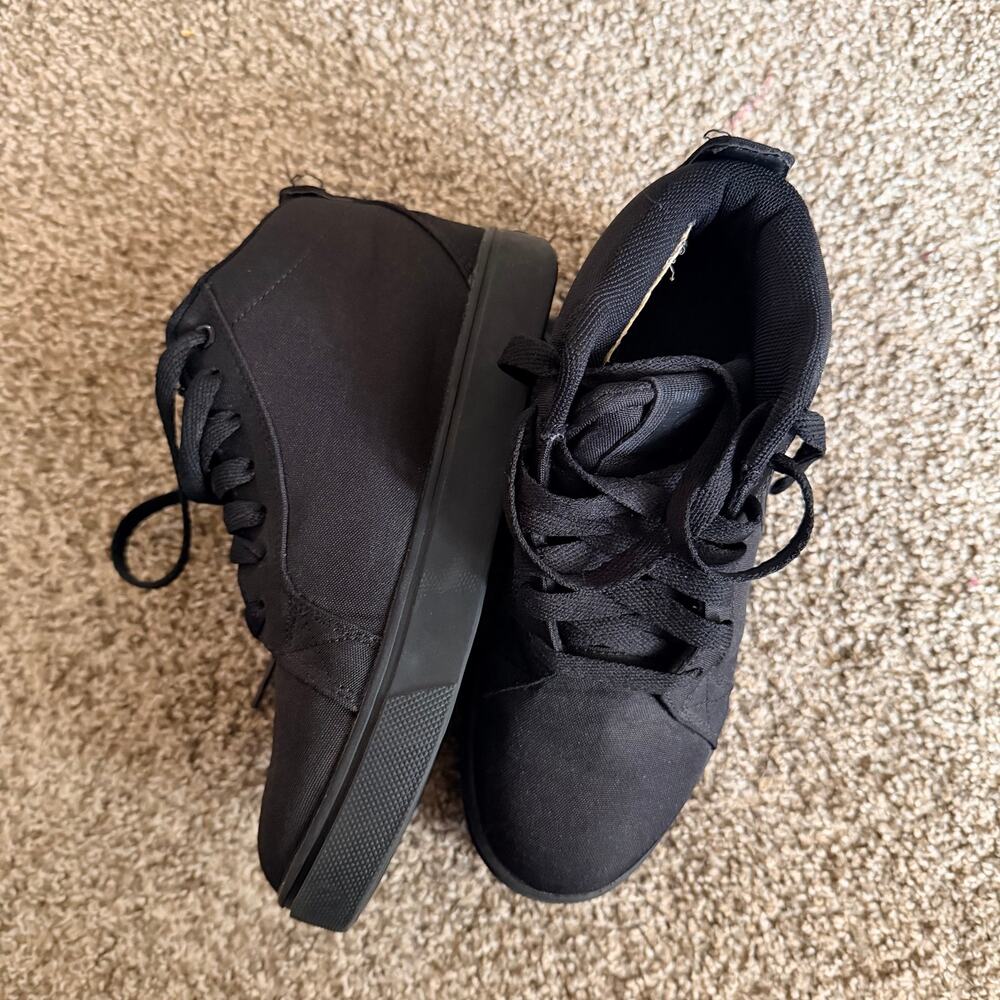 Heelys High Top Wheels Skate Sneaker Shoes Youth Size 4 Black